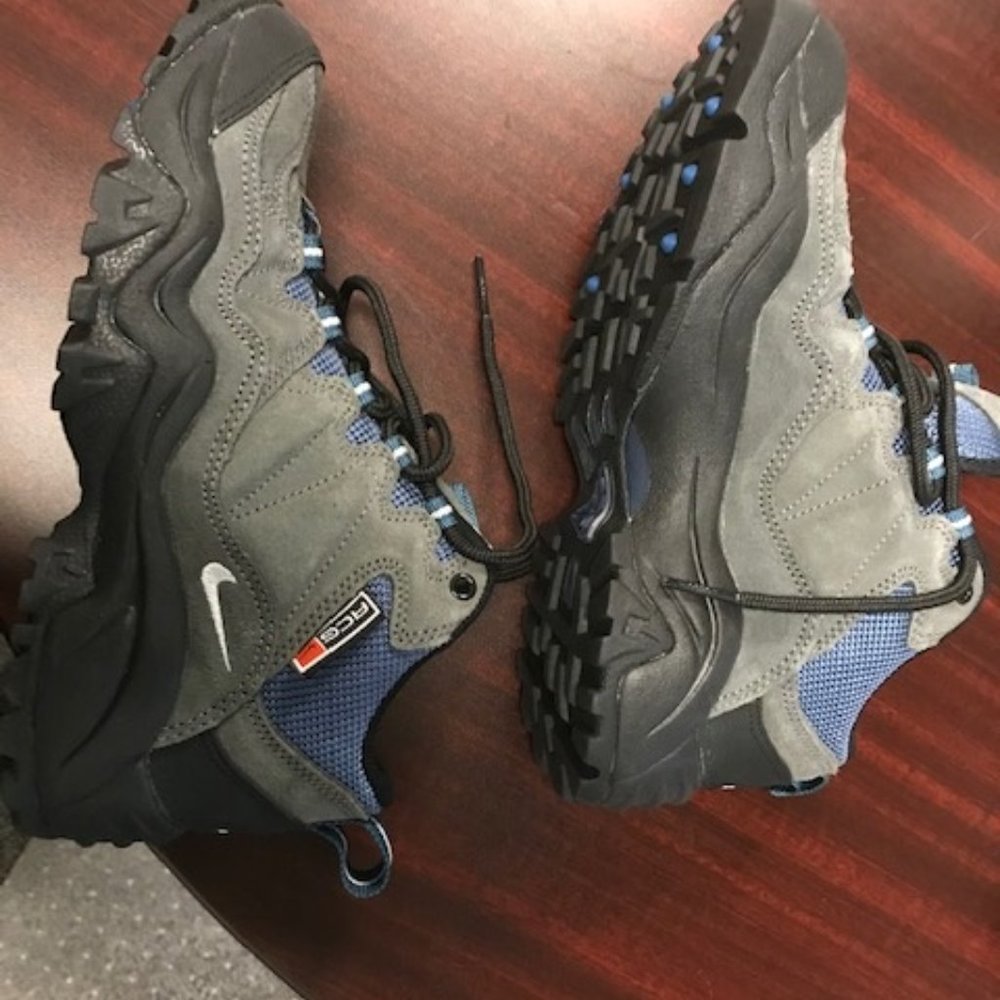 Nike hiking boots size 8